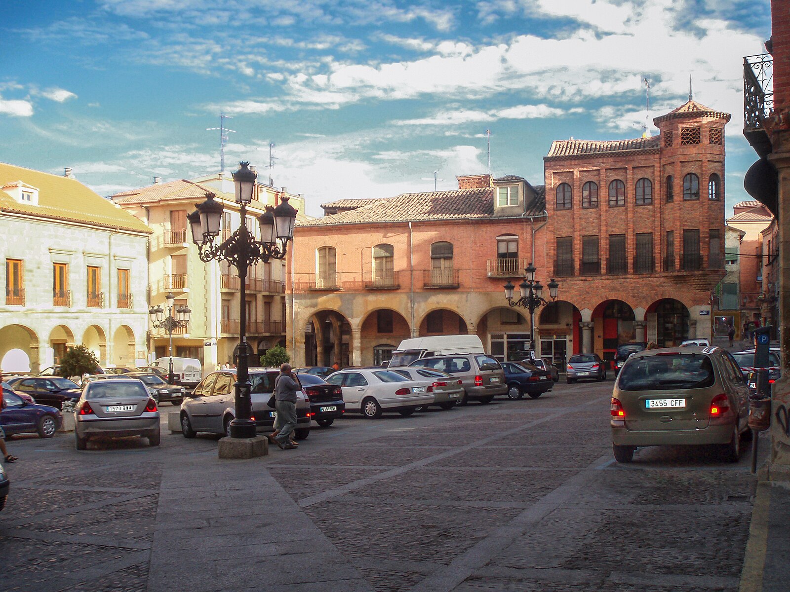 1600px-Benavente._Plaza_del_Ayuntamiento.jpg