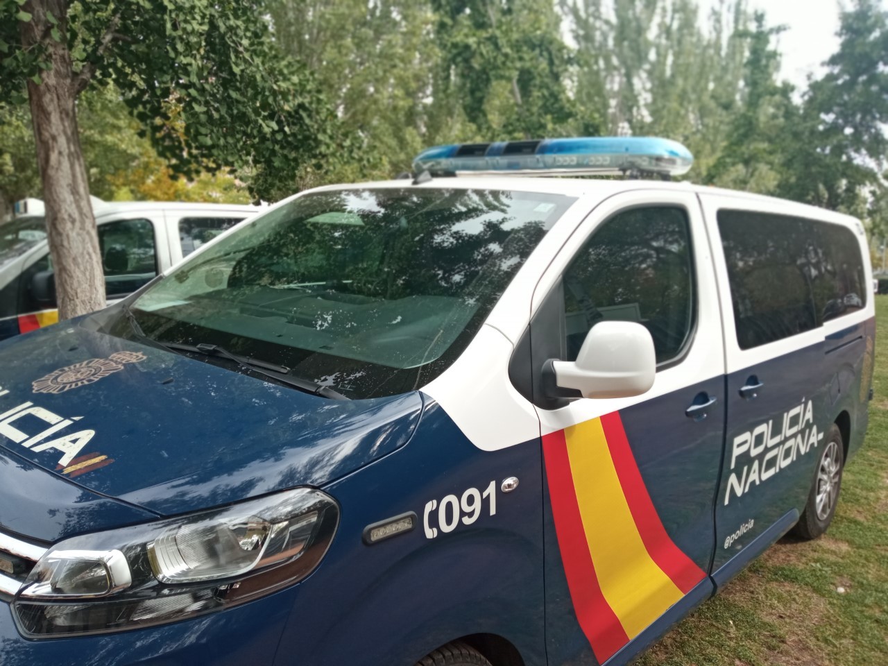 Cuatro pandilleros inscriben las letras J y E a un niño de 11 años con una cuchilla en un parque de Madrid