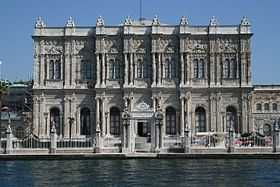 280px-Dolmabah%C3%A7e_Palace_2007.jpg