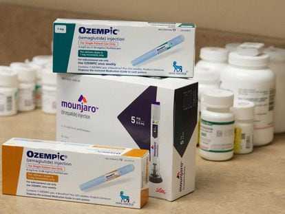 FILE PHOTO: Boxes of Ozempic and Mounjaro, semaglutide and tirzepatide injection drugs used for treating type 2 diabetes and made by Novo Nordisk and Lilly, is seen at a Rock Canyon Pharmacy in Provo, Utah, U.S. March 29, 2023. REUTERS/George Frey/File Photo