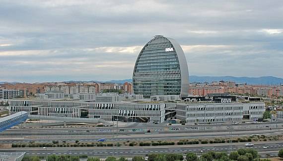 570px-BBVA_head_offices_(Madrid)_08.jpg