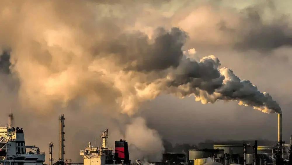 Cambio climático.- El cambio climático agravará la contaminación por ozono