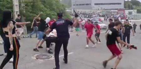 Algunos aficionados de Nàstic y Málaga se han enfrentado en las inmediaciones del Nou Estadi de Tarragona antes del duelo de vuelta por el ascenso a LaLiga Hypermotion. La policía hubo de intervenir, tal como recogieron las imágenes difundidas por el medio local TAC 12.