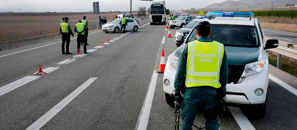 Los controles de carretera son habituales en época de verano