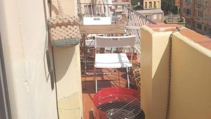 La vivienda turística ofertada frente a las Casitas Rosas