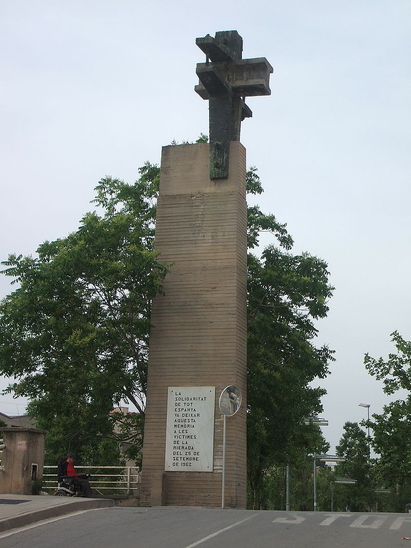 800px-Monument_25_setembre.jpg