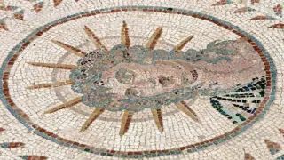 Mosaico que representa las siete estrellas del sistema solar conocidas en aquella época por los romanos.