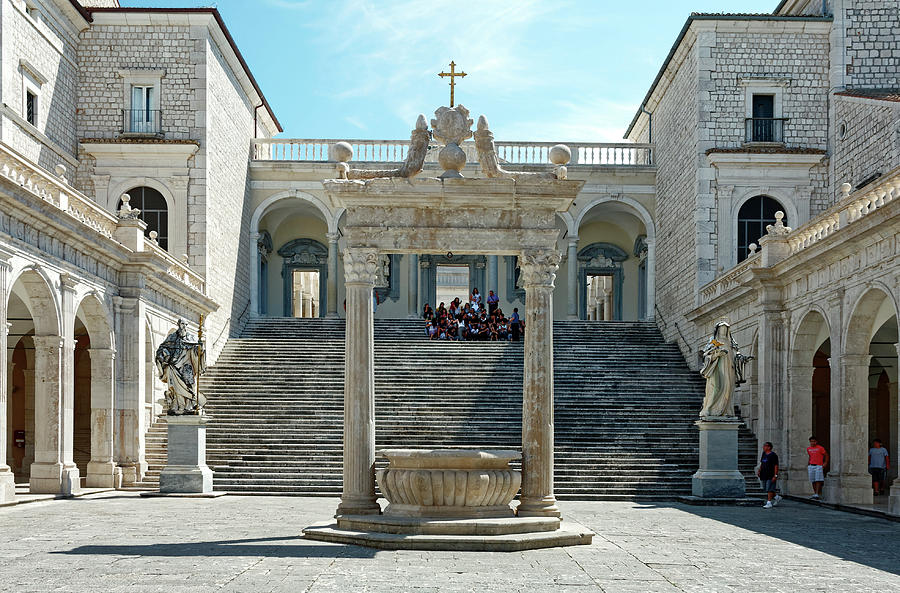 abbey-of-montecassino-courtyard-sally-weigand.jpg