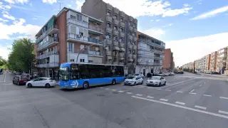 Confluencia de la calles Vía Carpetana y Nuestra Señora de la Valvanera, donde un chico de 17 años ha recibido cuatro puñaladas.