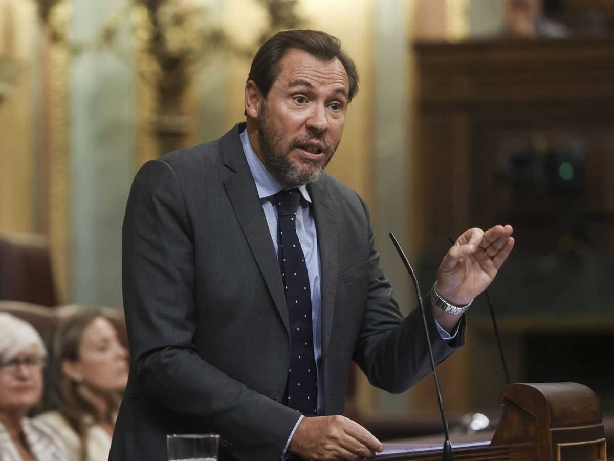 Foto: Óscar Puente, este martes en la Tribuna del Congreso. (EFE/Kiko Huesca)