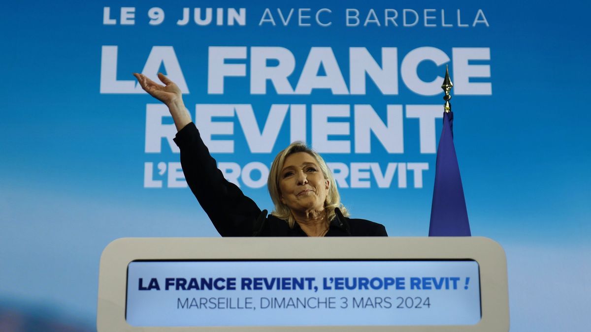 Marine Le Pen, líder parlamentaria del partido francés de extrema derecha Rassemblement National, en el lanzamiento de campaña para las elecciones europeas en Marsella.