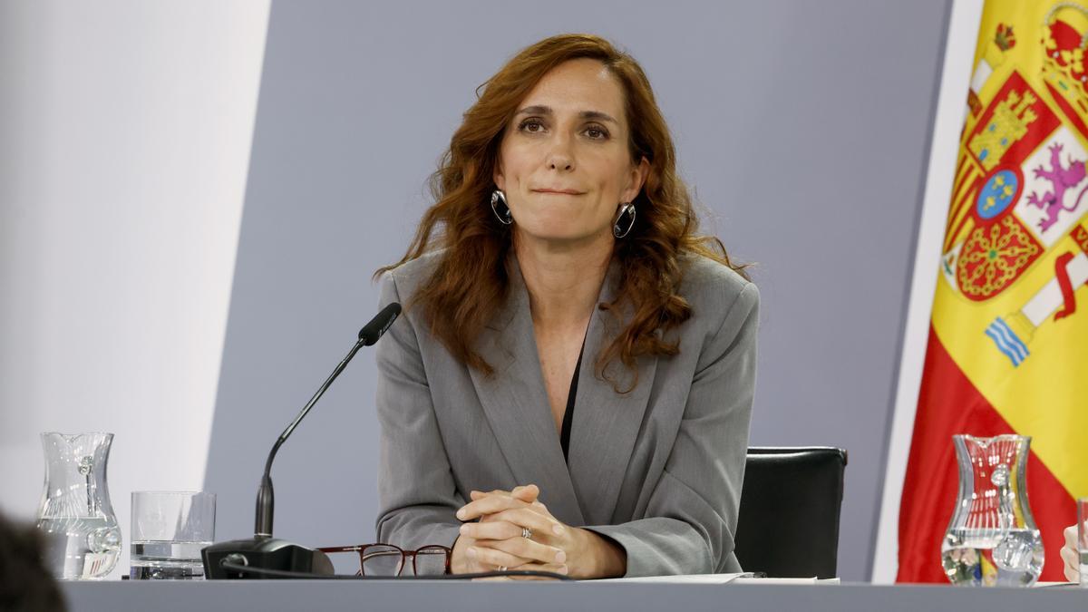 La ministra de Sanidad, Mónica García, durante la rueda de prensa posterior al Consejo de Ministros. / EFE/ Zipi