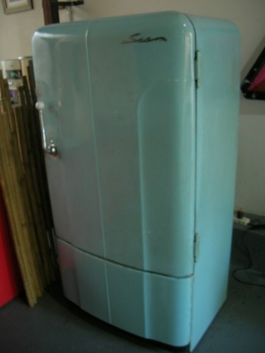 f493382f8bd6dbf04e4e55ec--retro-fridge-vintage-diy.jpg