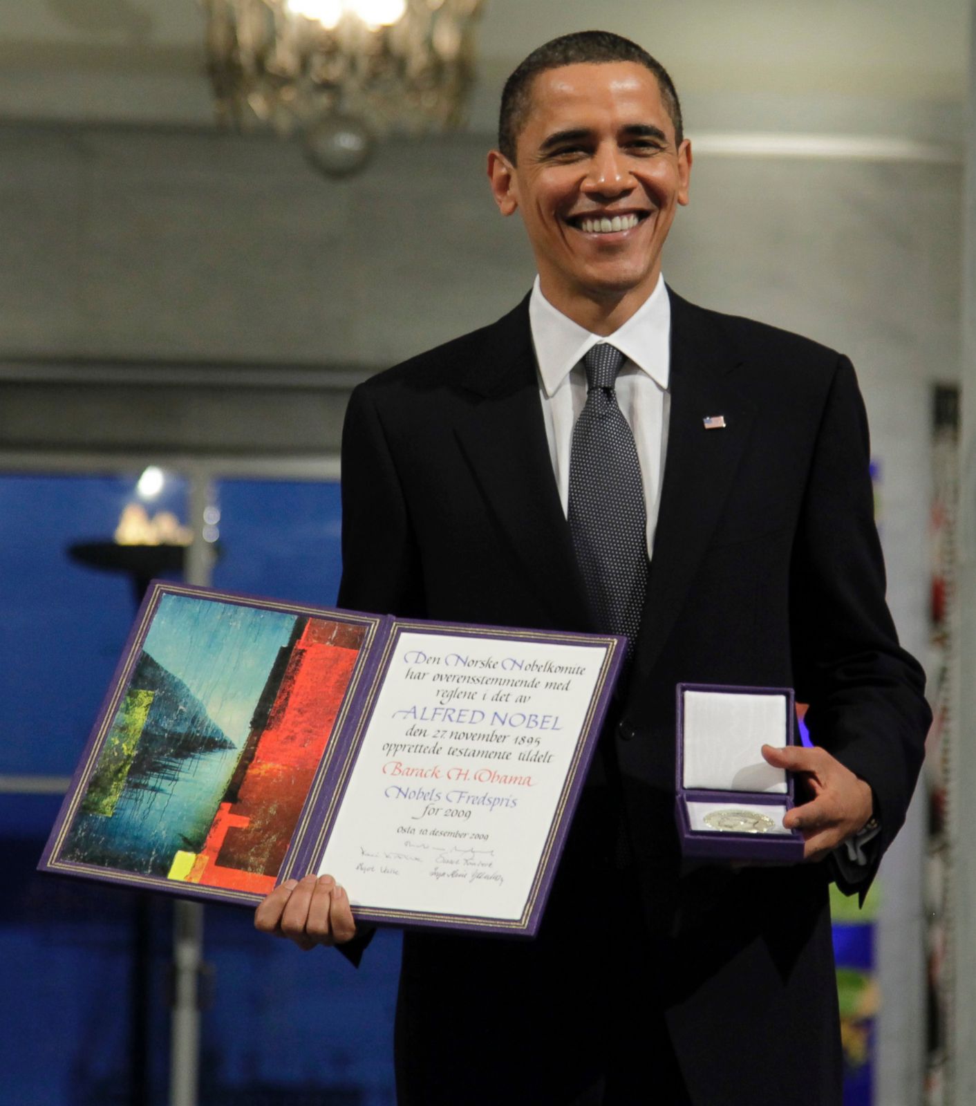 GTY-barack-obama-nobel-jef-161209_8x9_1600.jpg