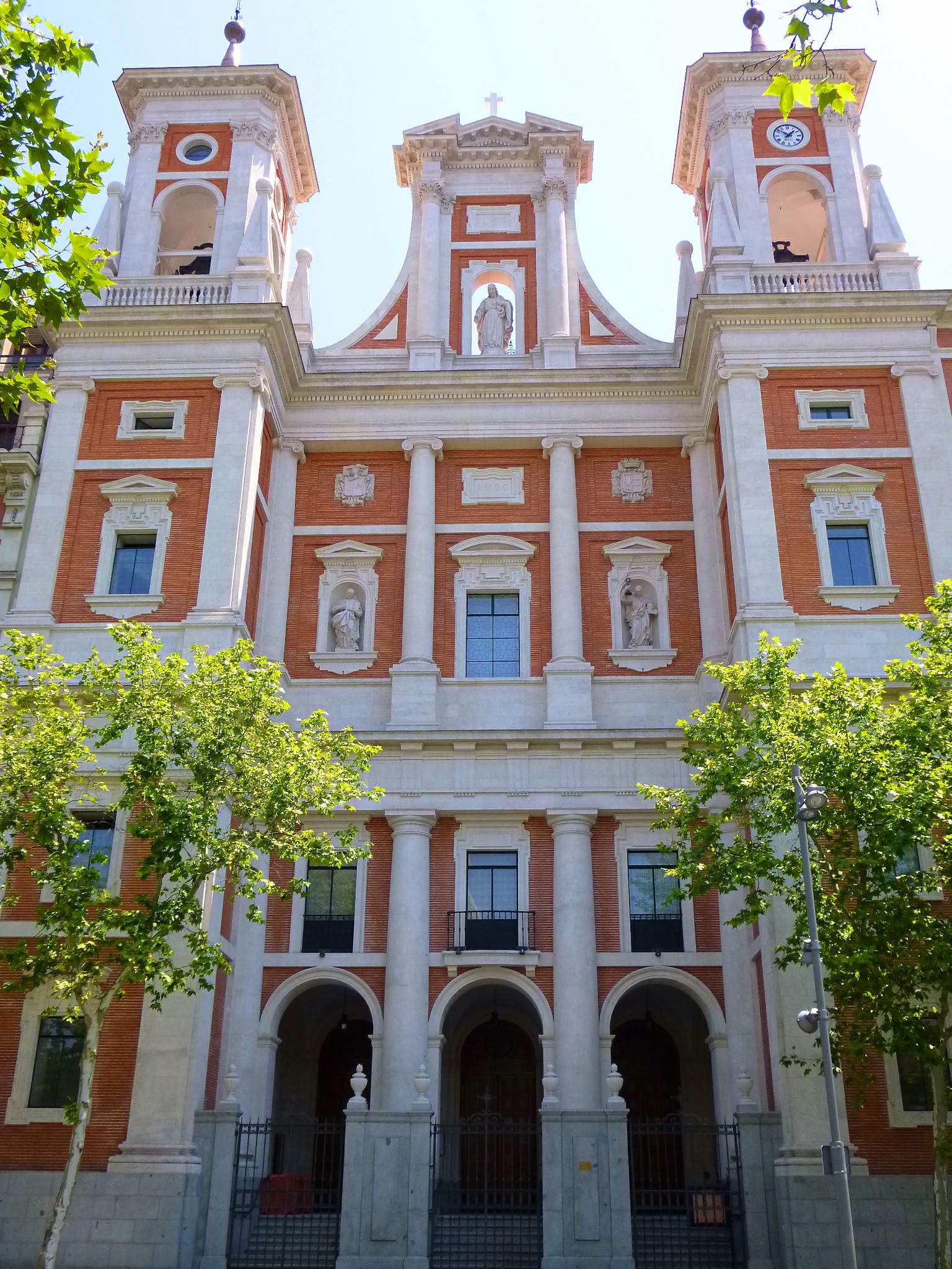 Madrid_-_Iglesia_de_San_Francisco_de_Borja_Jesuitas_01.jpg