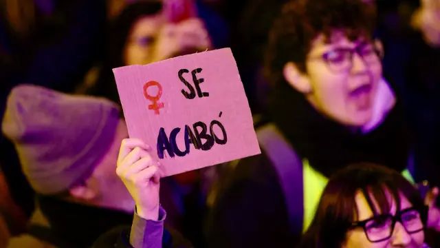 'Se acabó' ha sido uno de los lemas más recurrentes durante la manifestación.