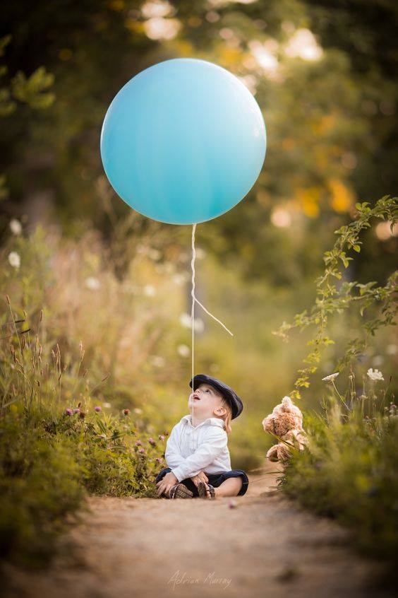 Niño con globo.jpg