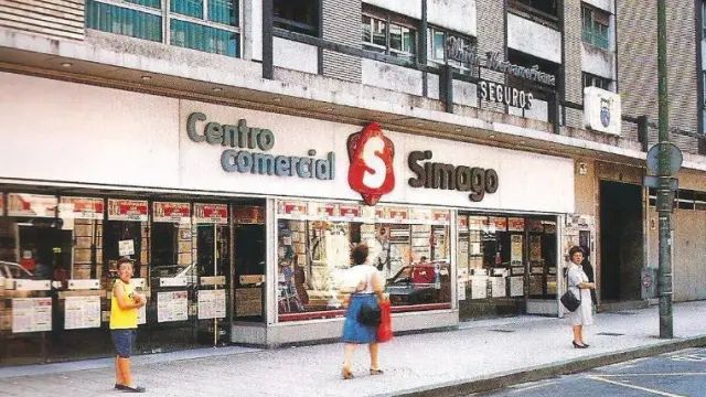 Tienda de Simago en la calle Uría de Oviedo.