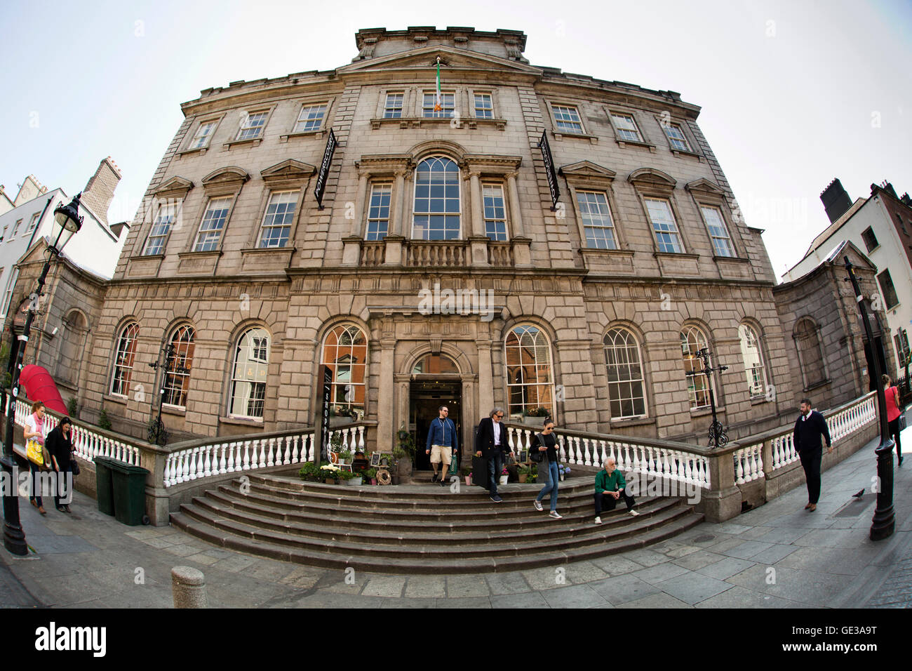 treet-south-1774-powerscourt-house-entrance-GE3A9T.jpg