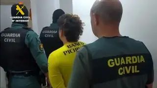 La Guardia Civil ha anunciado que han desarticulado la estructura de la banda 'Latin Kings' que operaba en Cataluña.