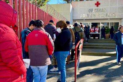 En su primer día de venta, la vacuna Pfizer contra COVID-19 'voló' en las delegaciones de la Cruz Roja en Edomex. (Foto: Ricardo Guadarrama)