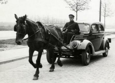 Door_paard_getrokken_taxi.jpg