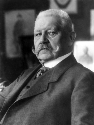 Bundesarchiv_Bild_183-C06886,_Paul_v._Hindenburg.jpg