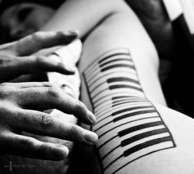 Mujer-piano,_anonimo[1].jpg