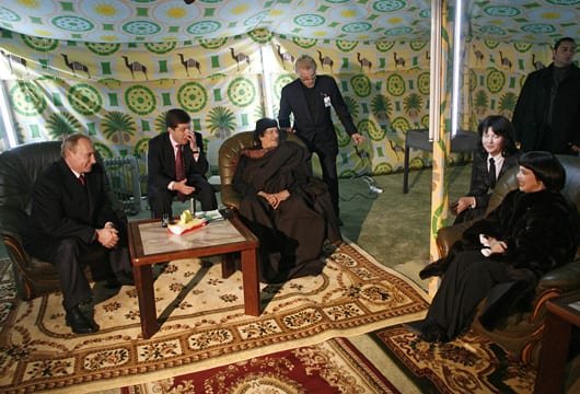 Vladimir_Putin_and_Muammar_Gaddafi_in_Moscow_2_Nov_2008-2.jpeg