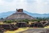 37965271-las-ruinas-de-teotihuacan-con-al-fondo-el-templo-del-sol-méxico.jpg