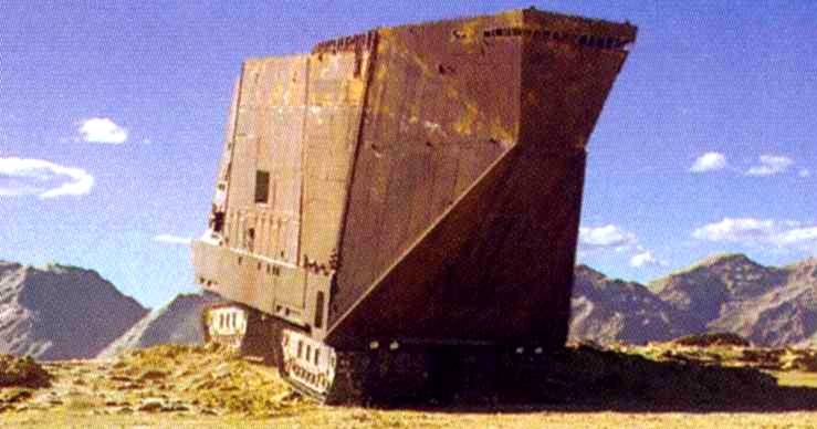 sandcrawler_arrives.jpg