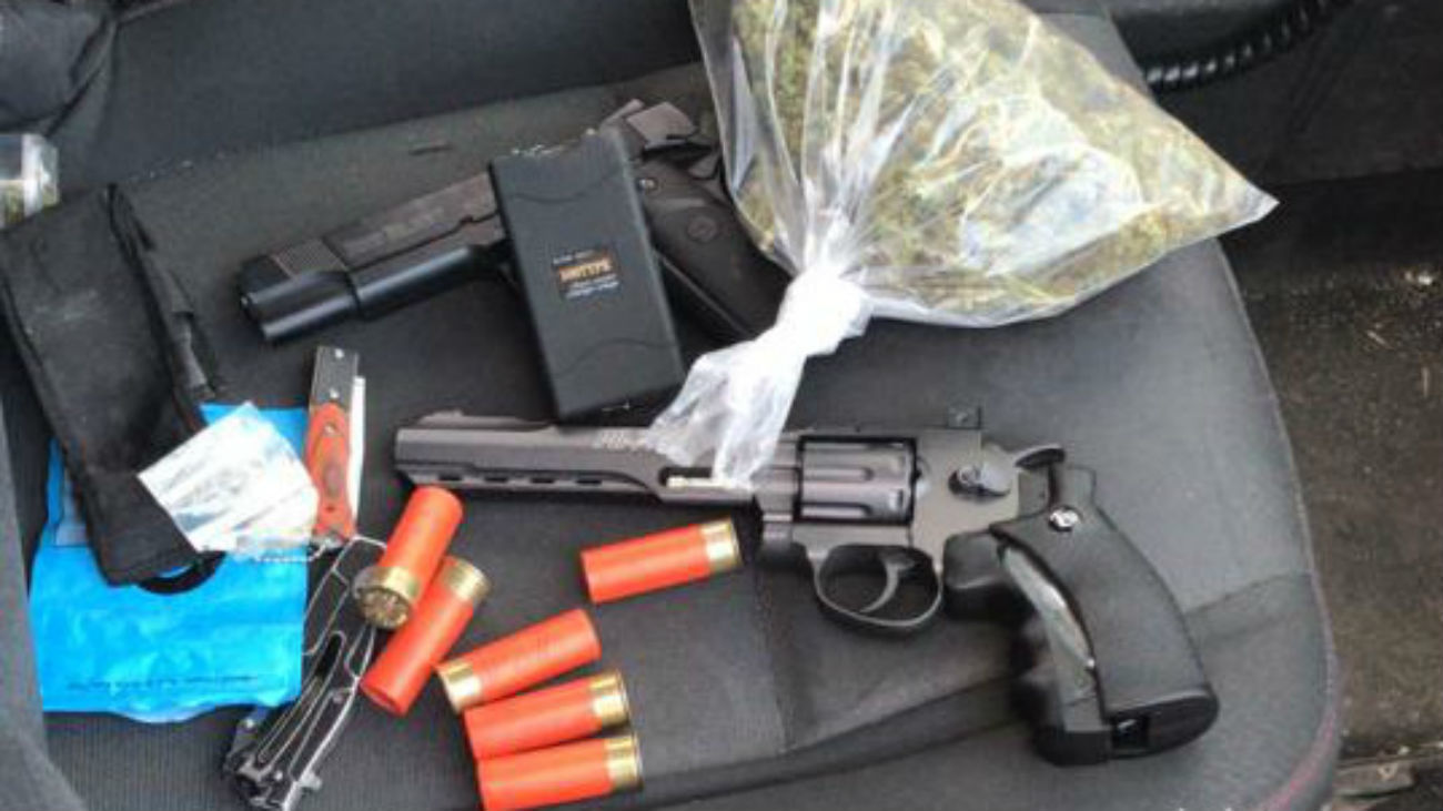 Armas y marihuana requisados por la Policía Municipal