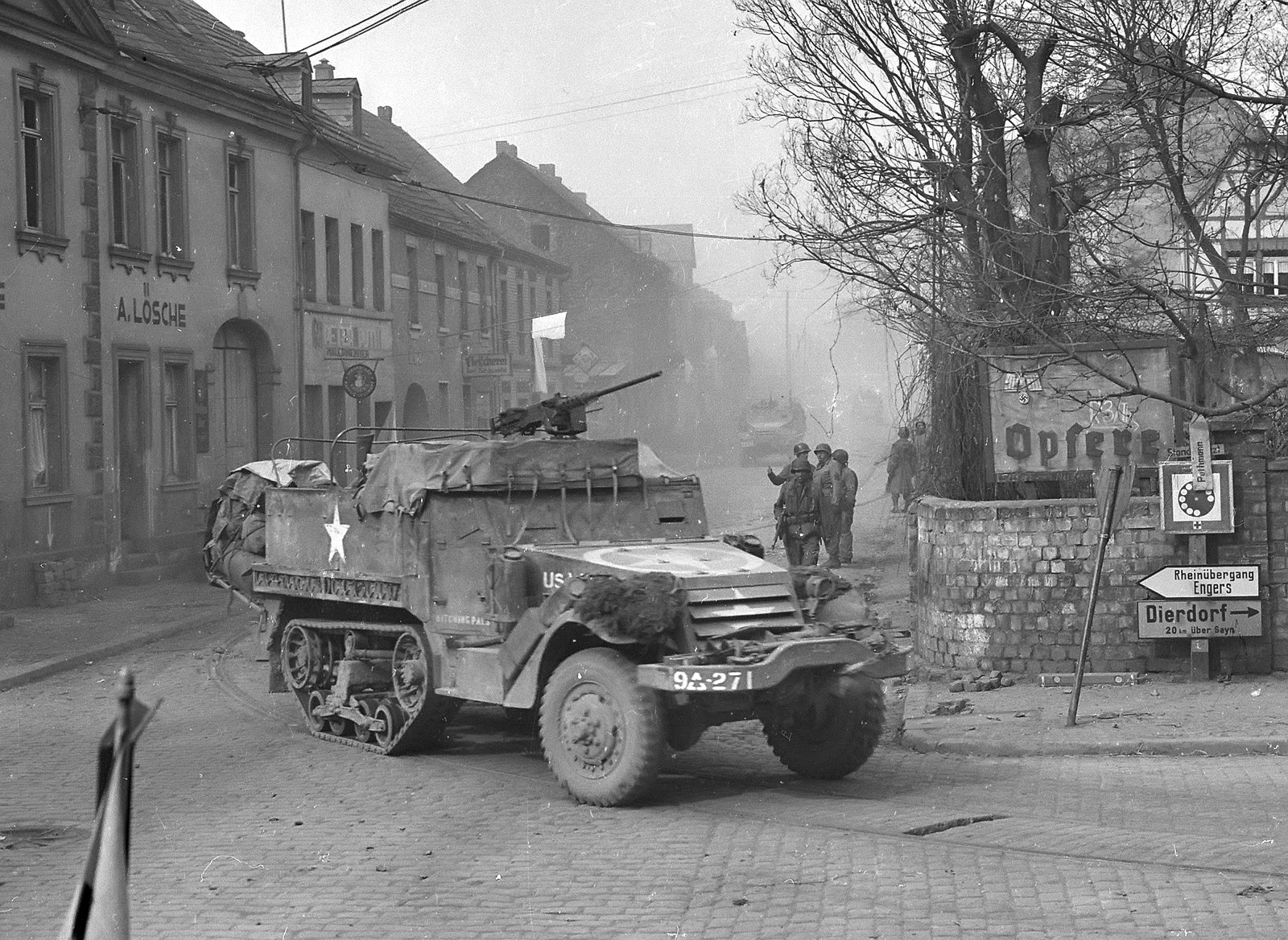 M3_Halftrack_Engers_1945.jpg