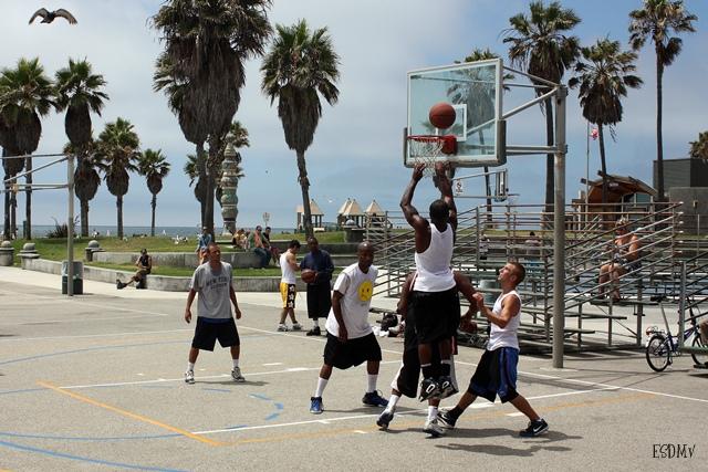 california-santa-monica-venice-beach-L-RKDYbS.jpeg