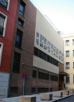 240px-Synagogue_de_Madrid.JPG