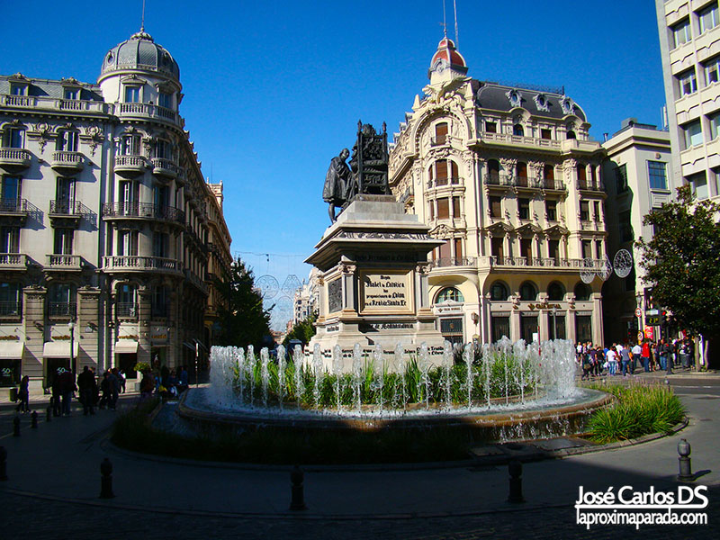 Plaza-de-Isabel-la-Cat%C3%B3lica.jpg