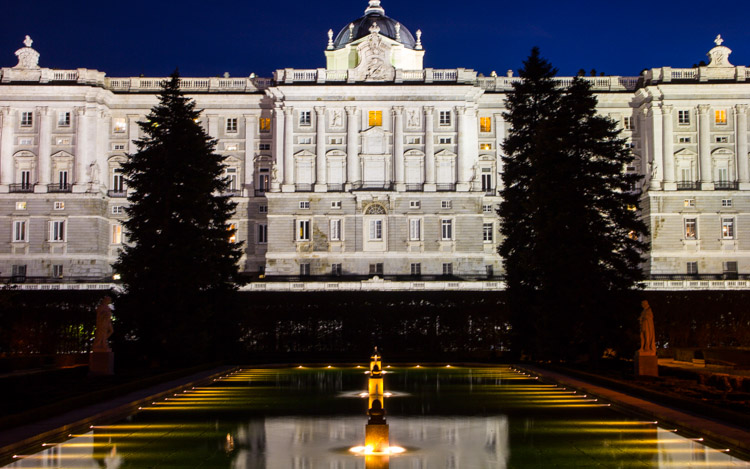 Jardines-de-Sabatini-y-Palacio-Real-de-Madrid.jpg