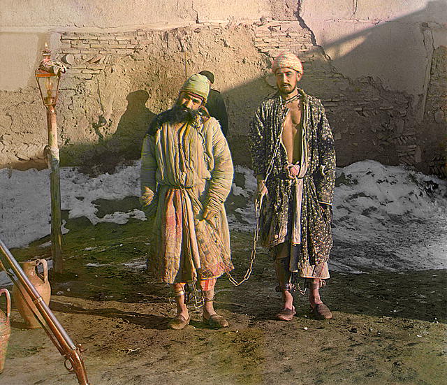 prokudin-gorskii_prisoners_in_shackles.jpg