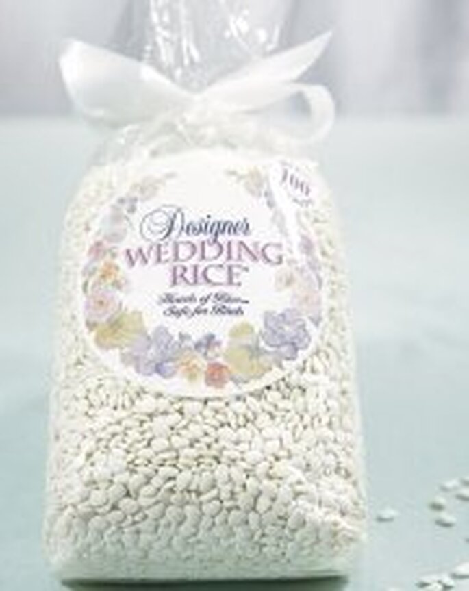 tirarle-arroz-a-los-novios2.jpg