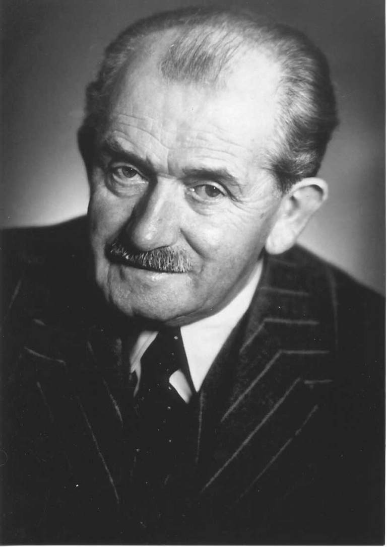 ferdinandporsche3.jpg