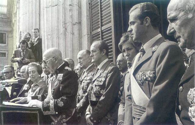 1975-sept-franco-juancarlos.jpg