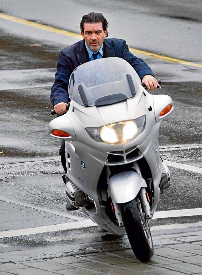 antonio_banderas_tendra_escuderia_motos.jpg