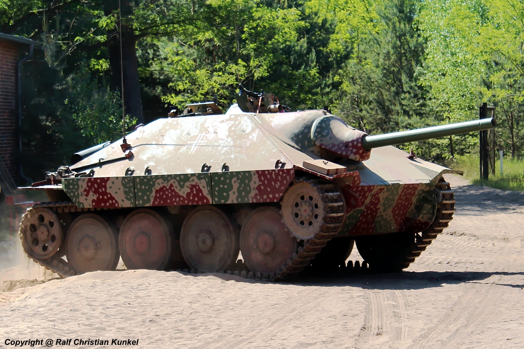 jagdpanzer-38t-hetzer--sonderkraftfahrzeug-198526.jpg