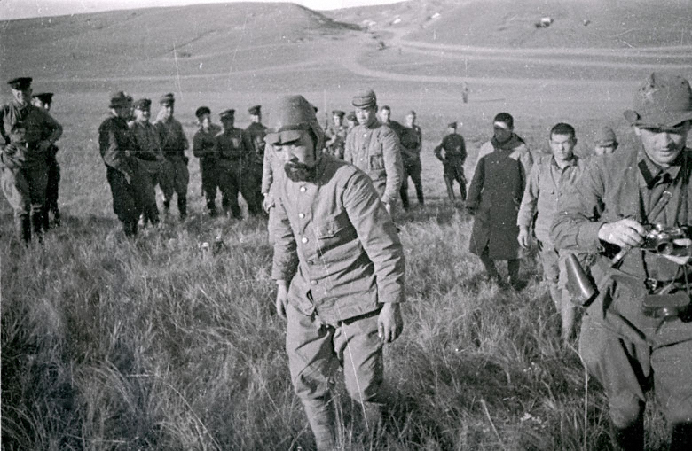 Khalkhin_Gol_Captured_Japanese_soldiers_1939.jpg