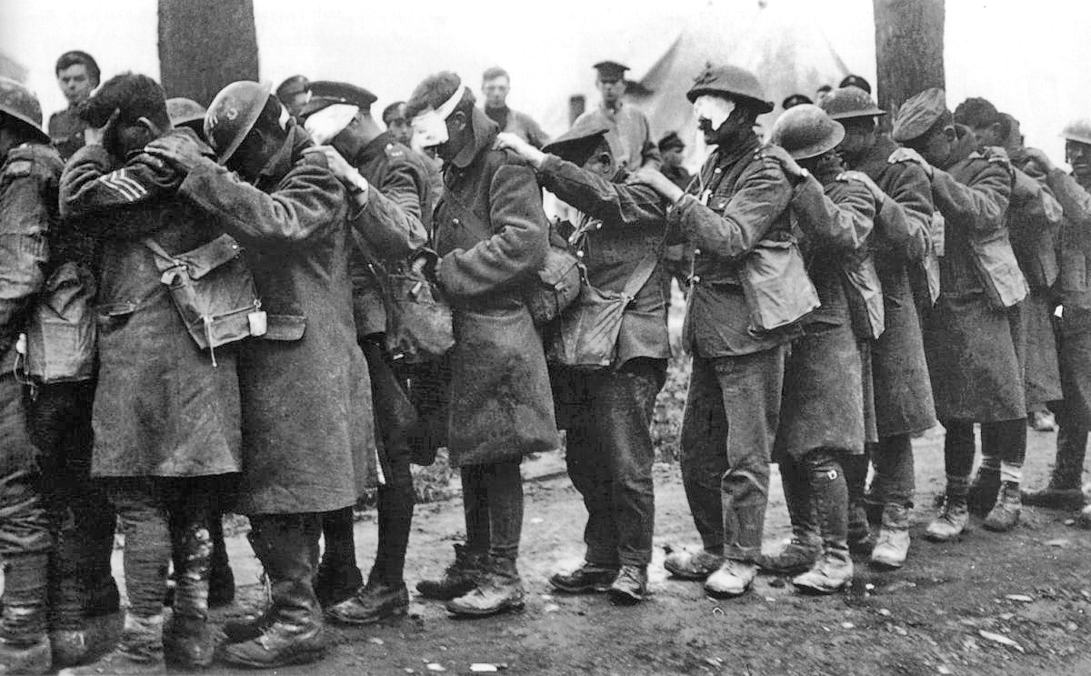 British_55th_Division_gas_casualties_10_April_1918.jpg