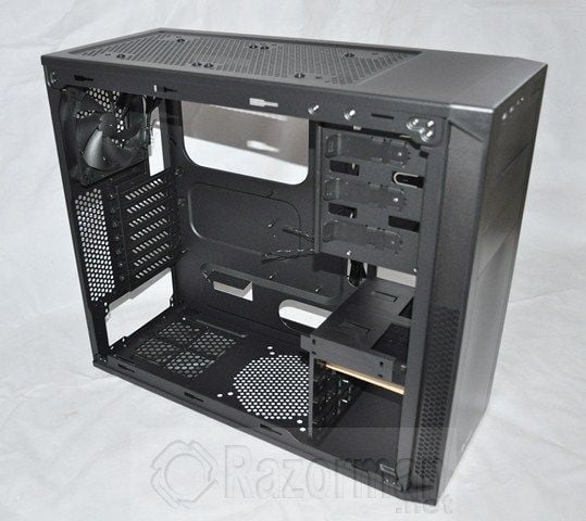 CORSAIR-CARBIDE-200R-29.jpg