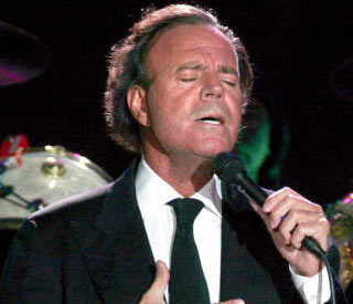 julio-iglesias.jpg