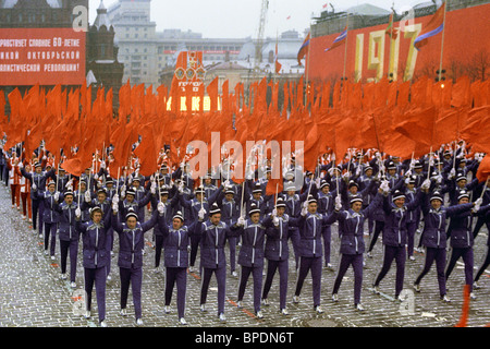 november-7-parade-in-red-square-1977-bpdn6t.jpg