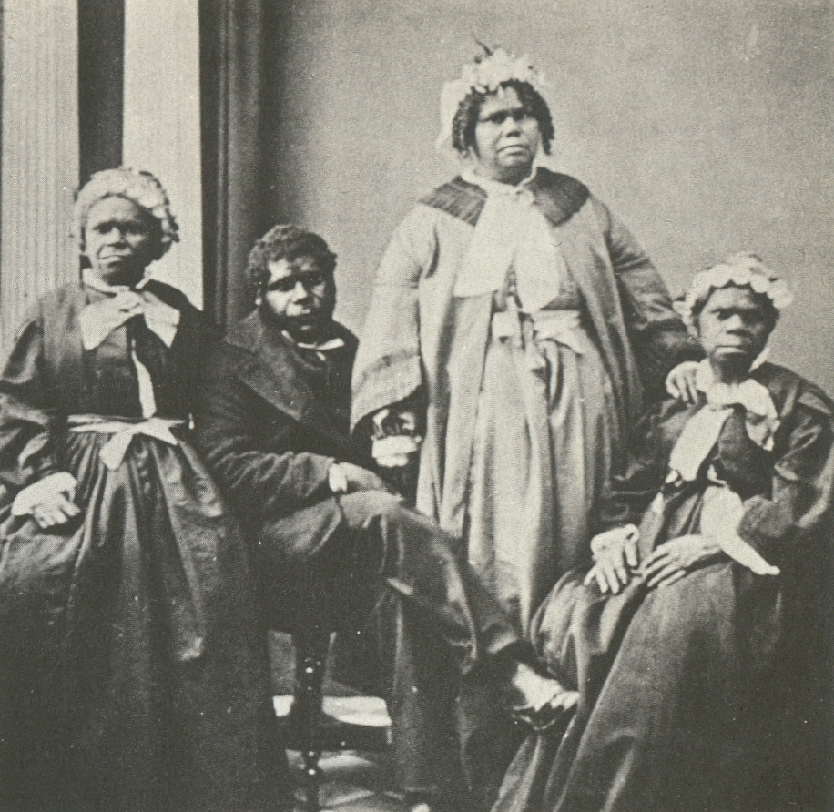 Truganini_and_last_4_tasmanian_aborigines.jpg