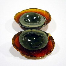 220px-Century_egg_sliced_open.jpeg